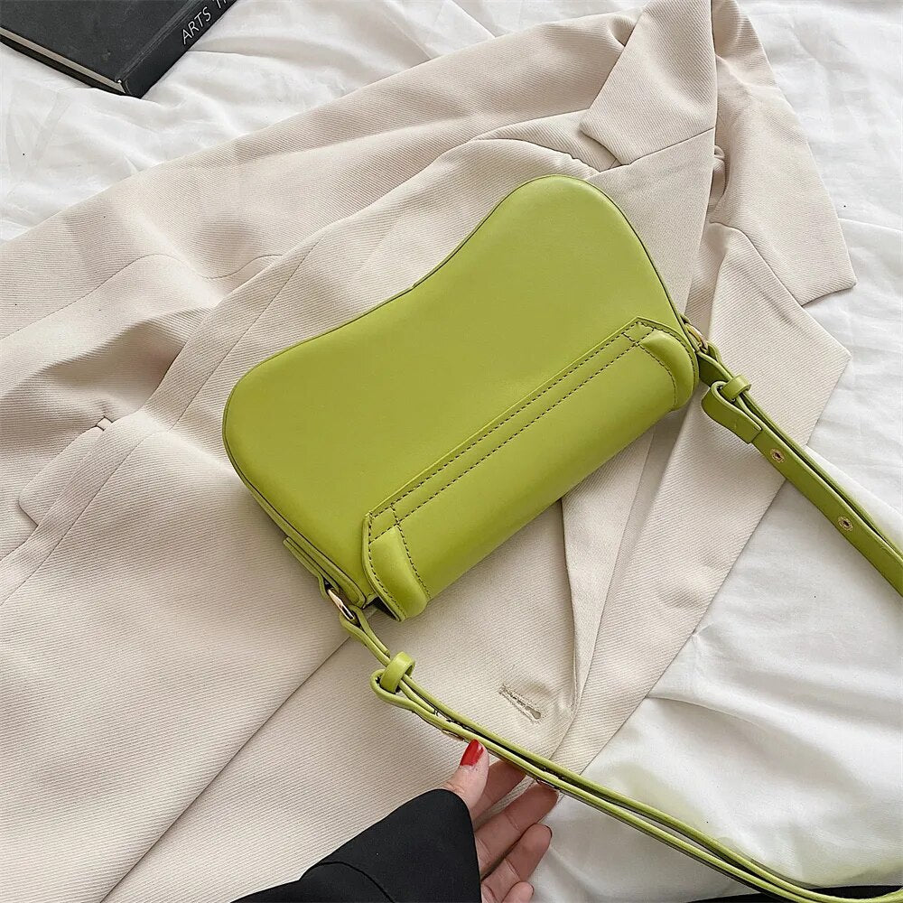 Shoulder Baguette Wavy Isadora Bag