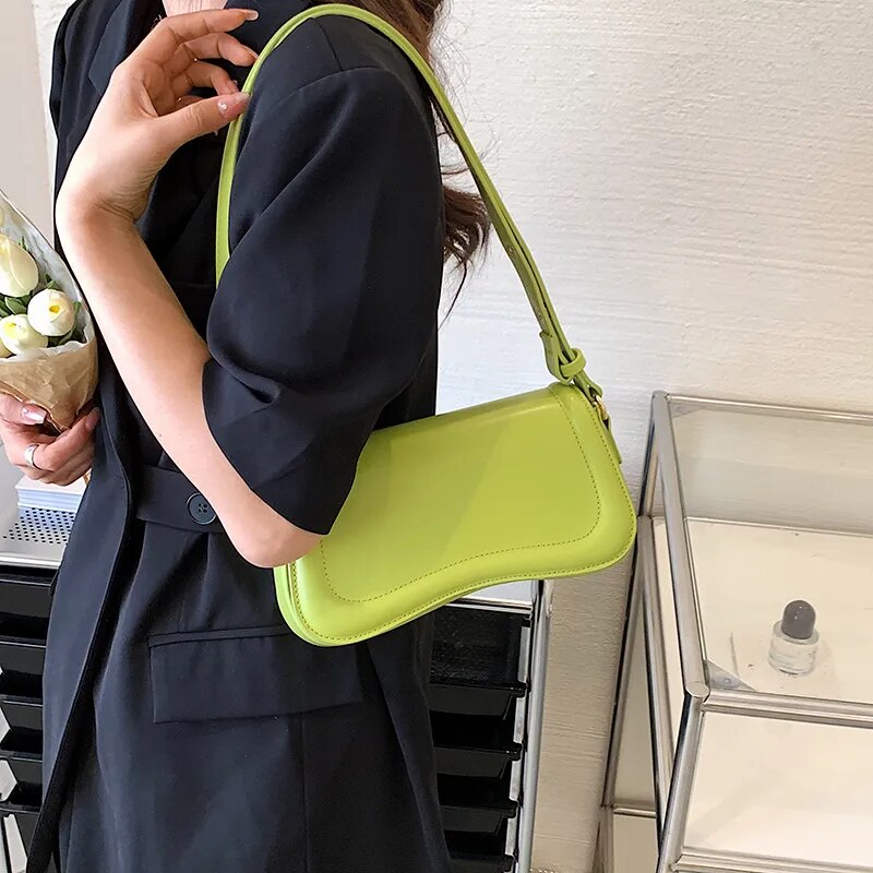 Shoulder Baguette Wavy Isadora Bag