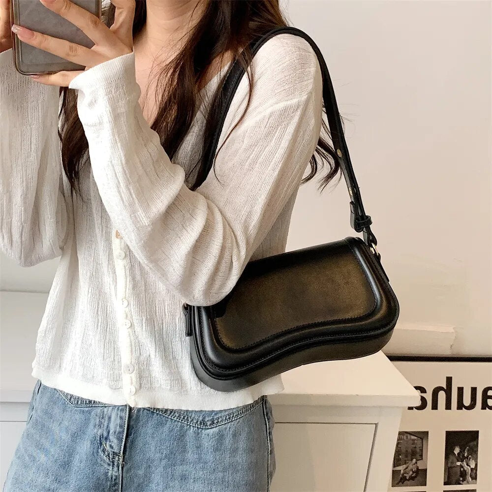 Shoulder Baguette Wavy Isadora Bag