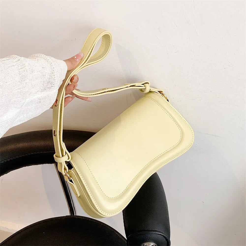 Shoulder Baguette Wavy Isadora Bag