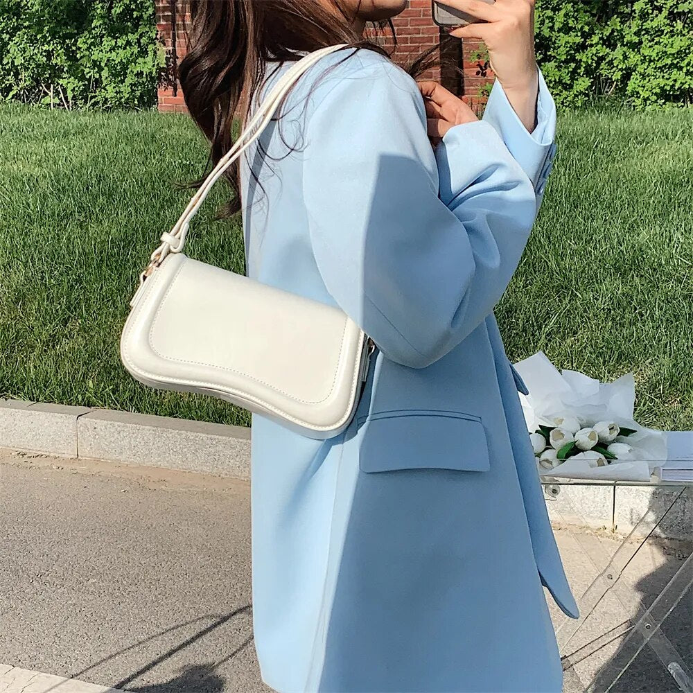 Shoulder Baguette Wavy Isadora Bag