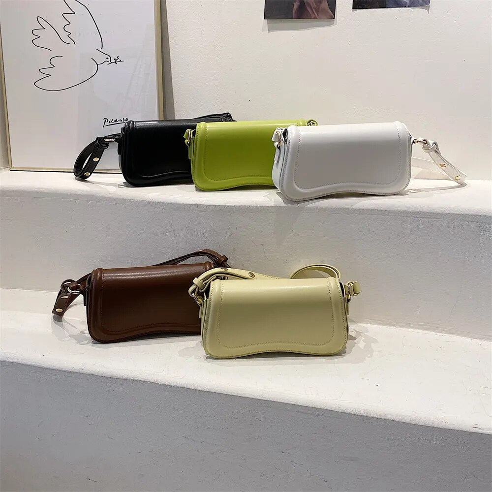 Shoulder Baguette Wavy Isadora Bag