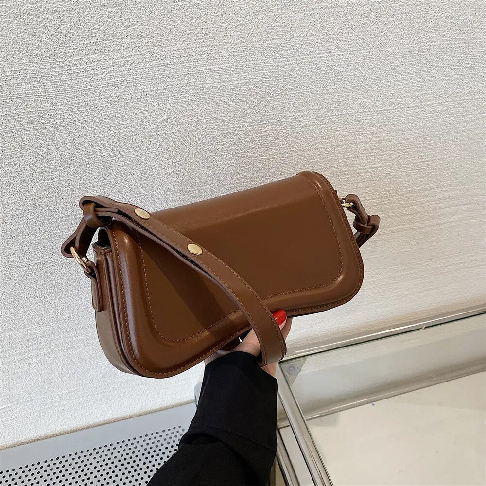 Shoulder Baguette Wavy Isadora Bag