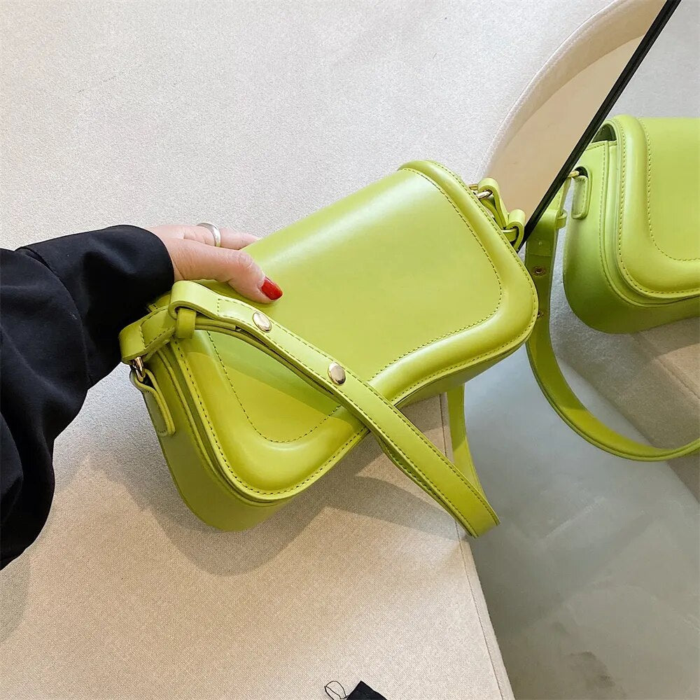 Shoulder Baguette Wavy Isadora Bag