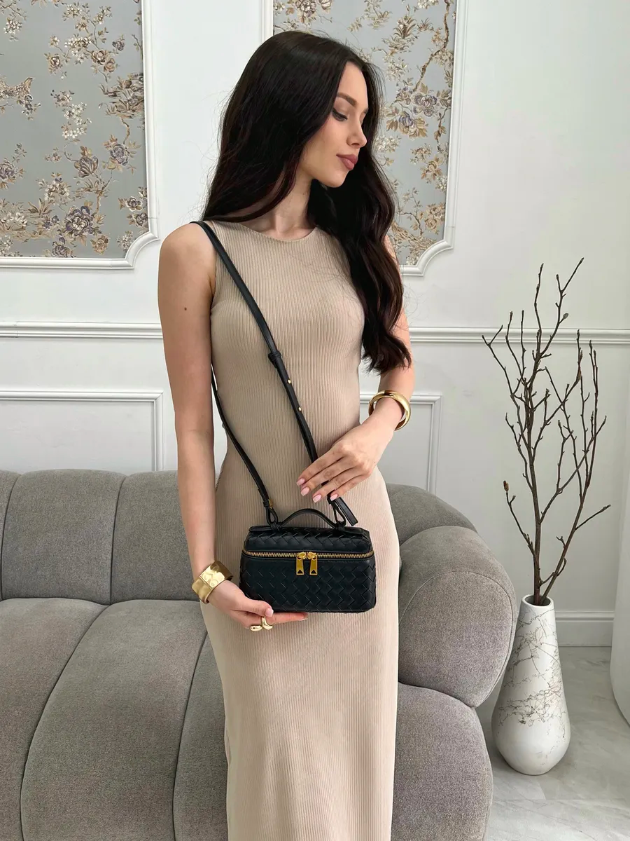 Small Woven Manila Bag