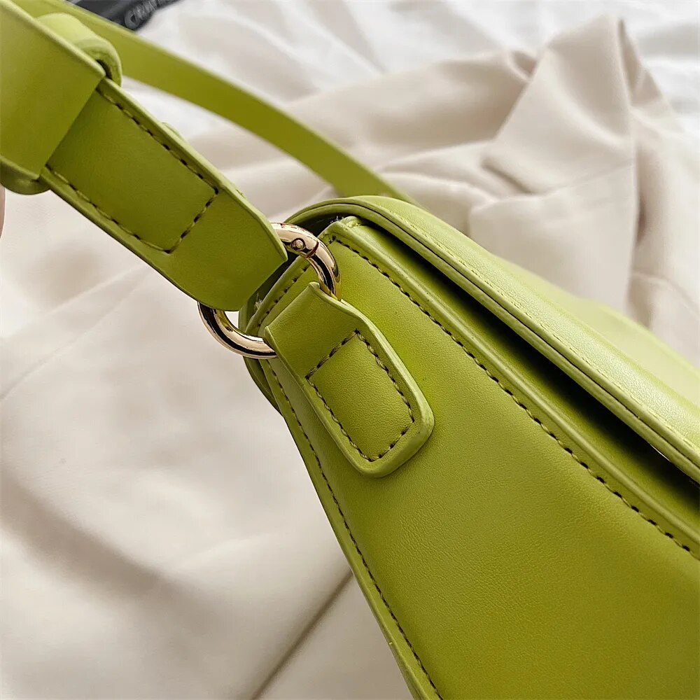 Shoulder Baguette Wavy Isadora Bag