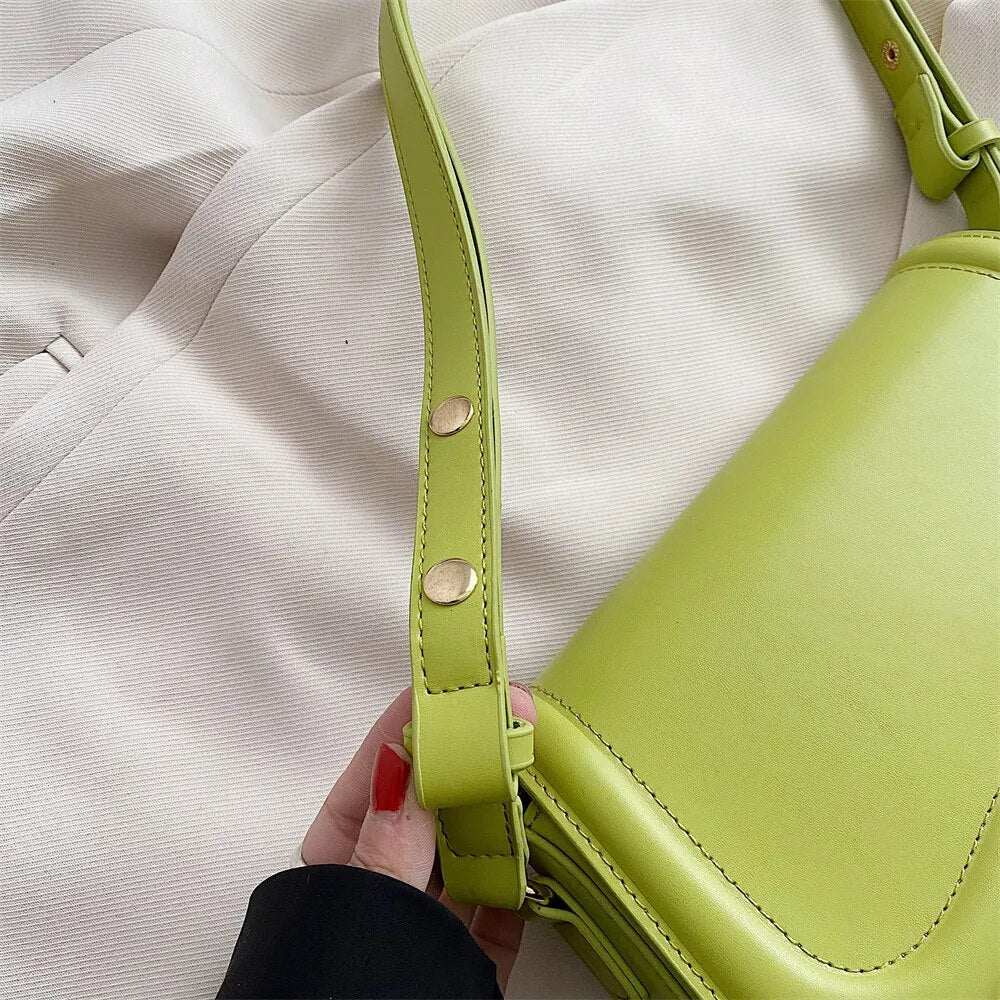 Shoulder Baguette Wavy Isadora Bag