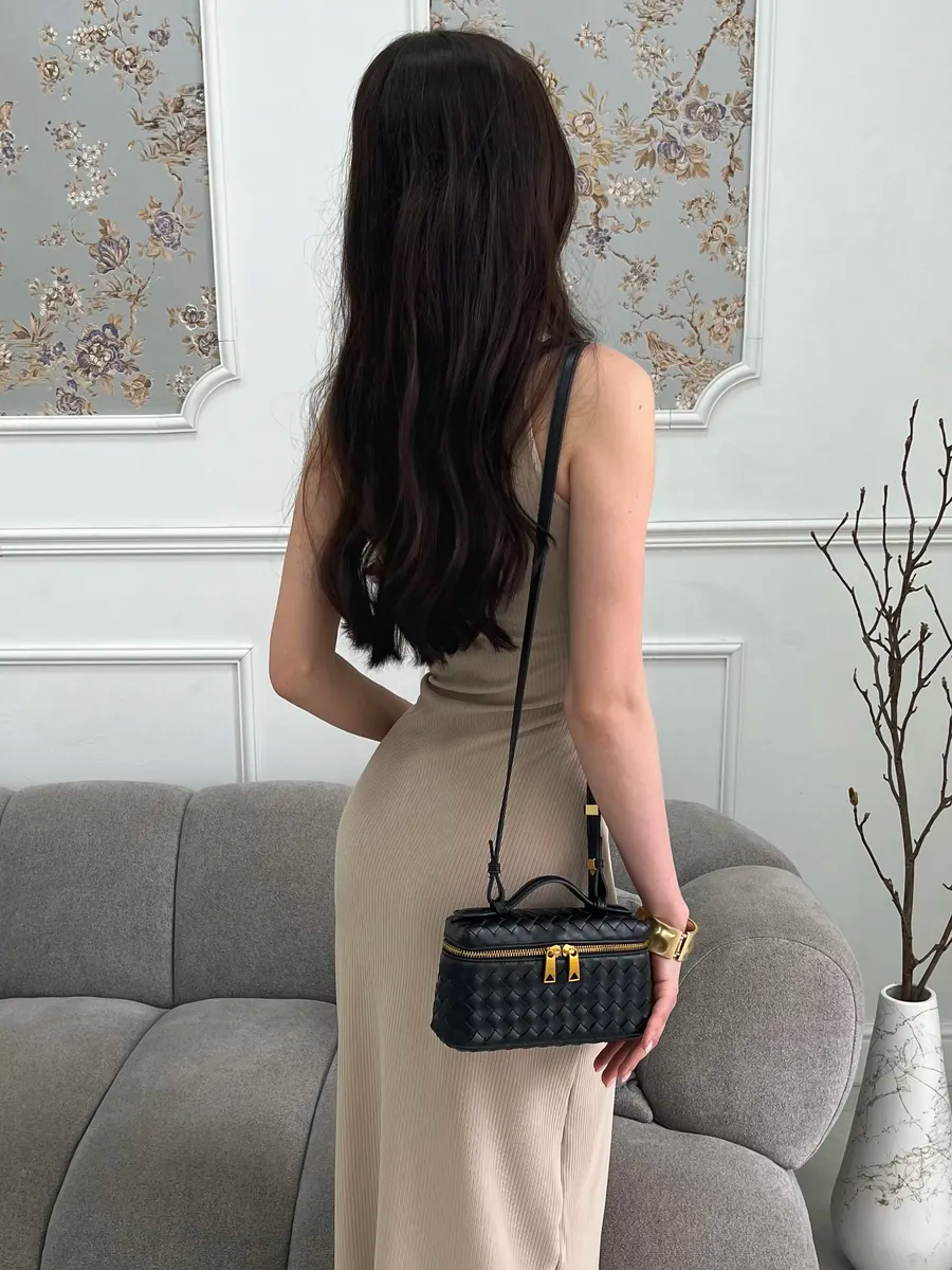 Small Woven Manila Bag